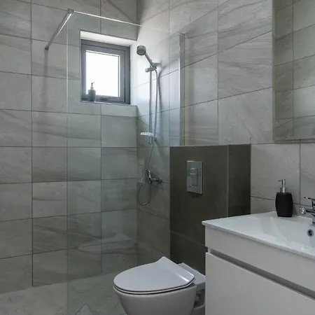 Yasou 1- Bedroom In Apartament Larnaca